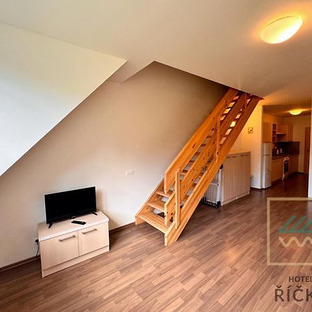 Apartmany Pod Zakletym - Hotel Ricky Bagian luar foto