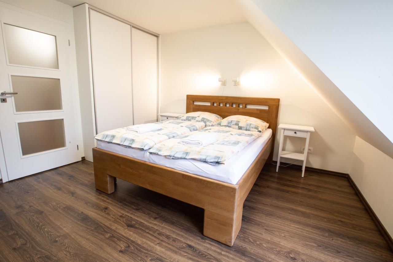 Apartmany Pod Zakletym - Hotel Ricky Bagian luar foto