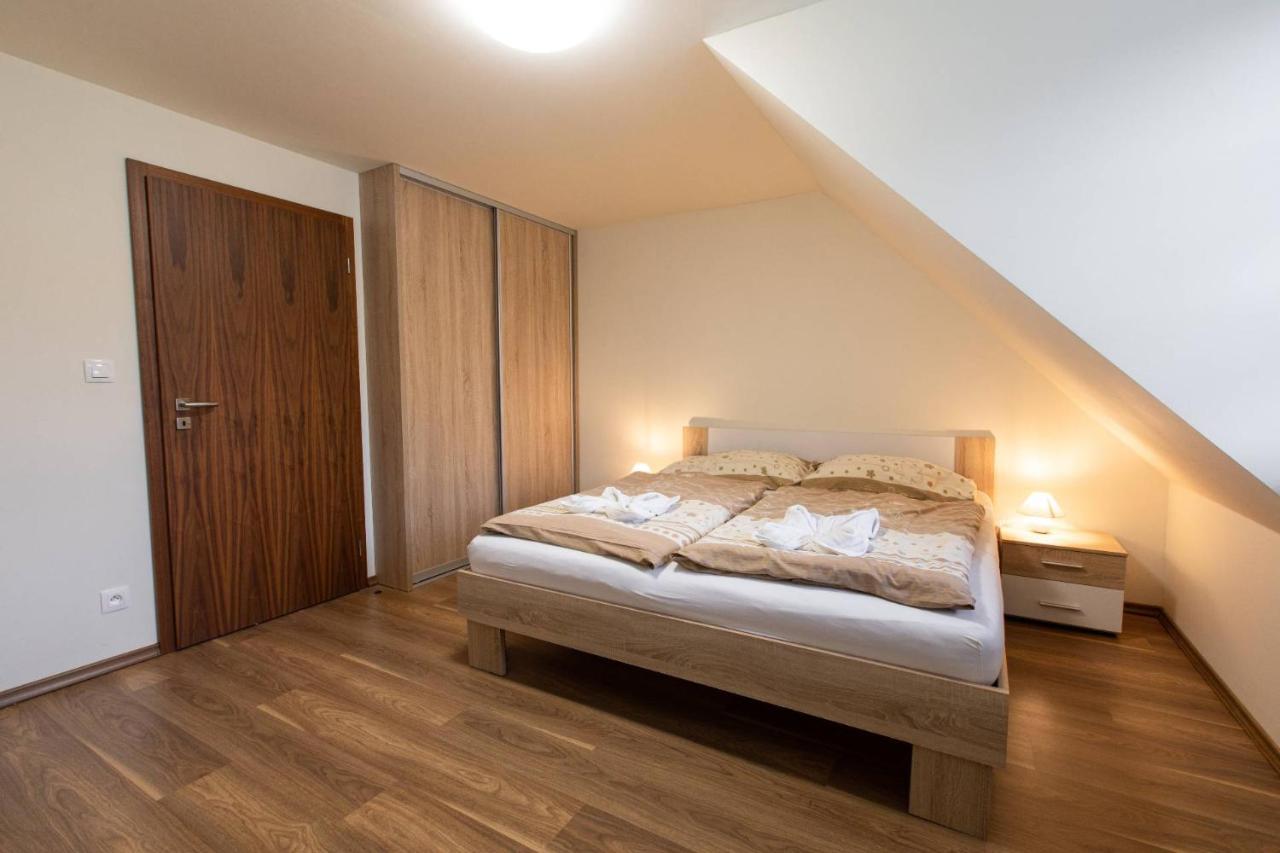 Apartmany Pod Zakletym - Hotel Ricky Bagian luar foto