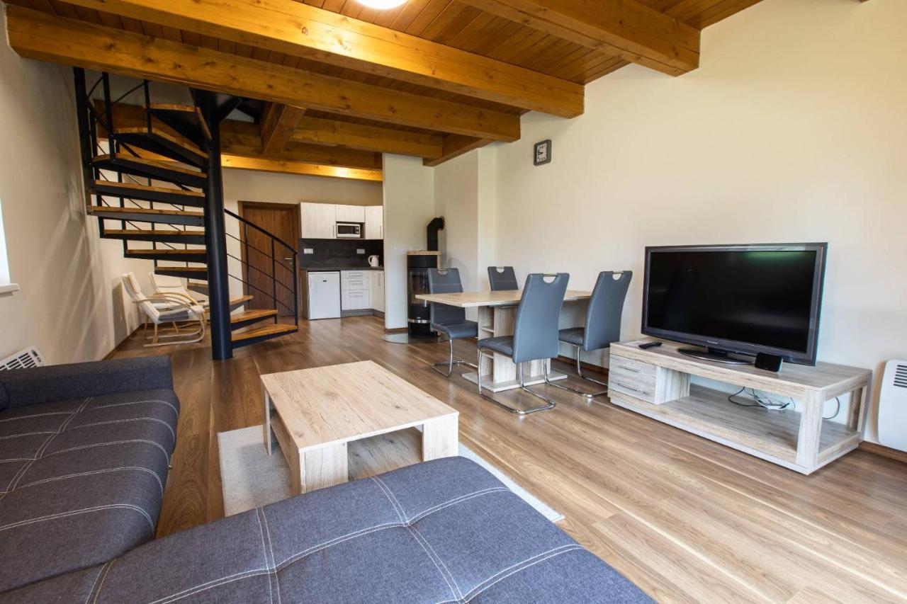 Apartmany Pod Zakletym - Hotel Ricky Bagian luar foto