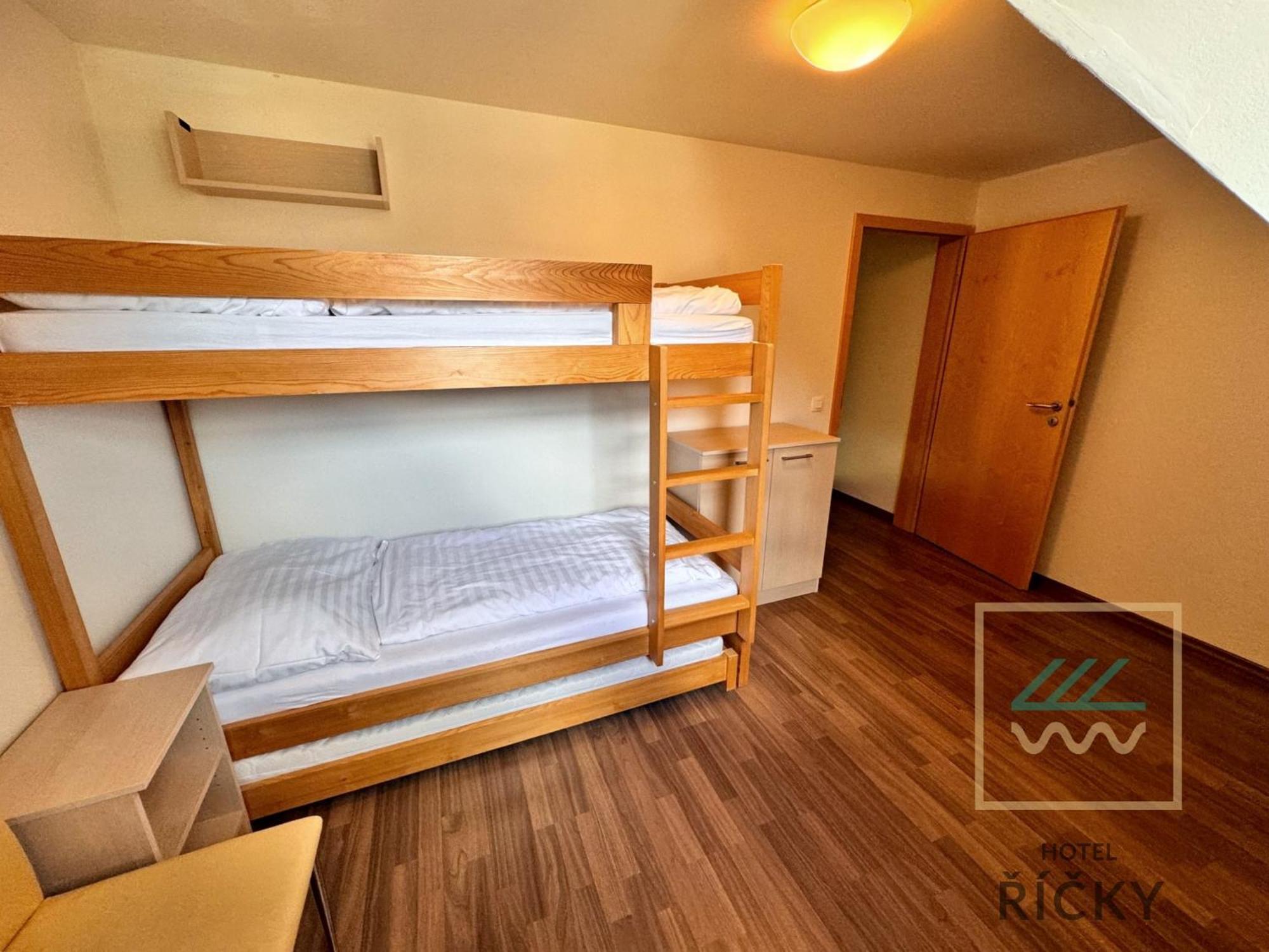 Apartmany Pod Zakletym - Hotel Ricky Bagian luar foto